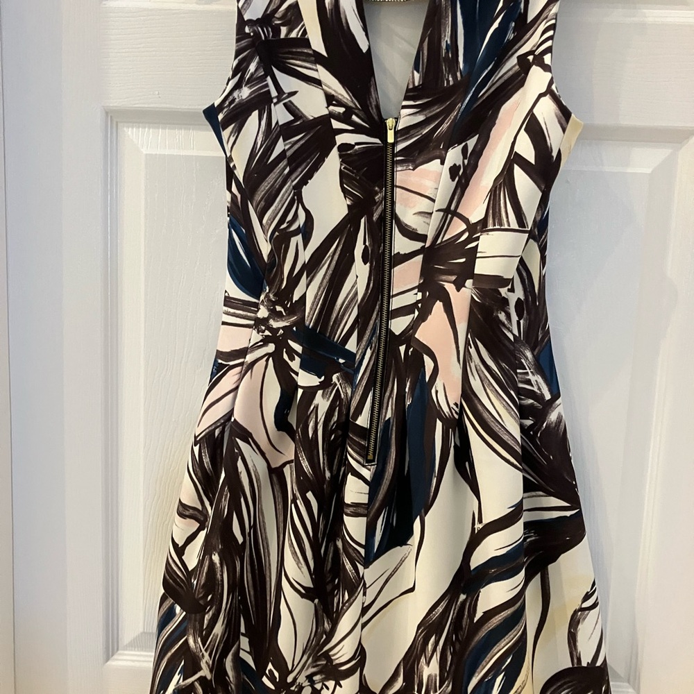 H&M Abstract Pattern dress - Picture 5 of 9